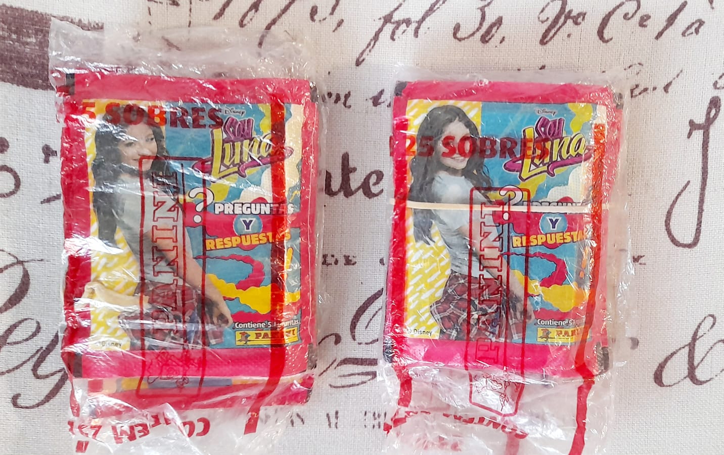 50 Sobres sellados SOY LUNA Panini