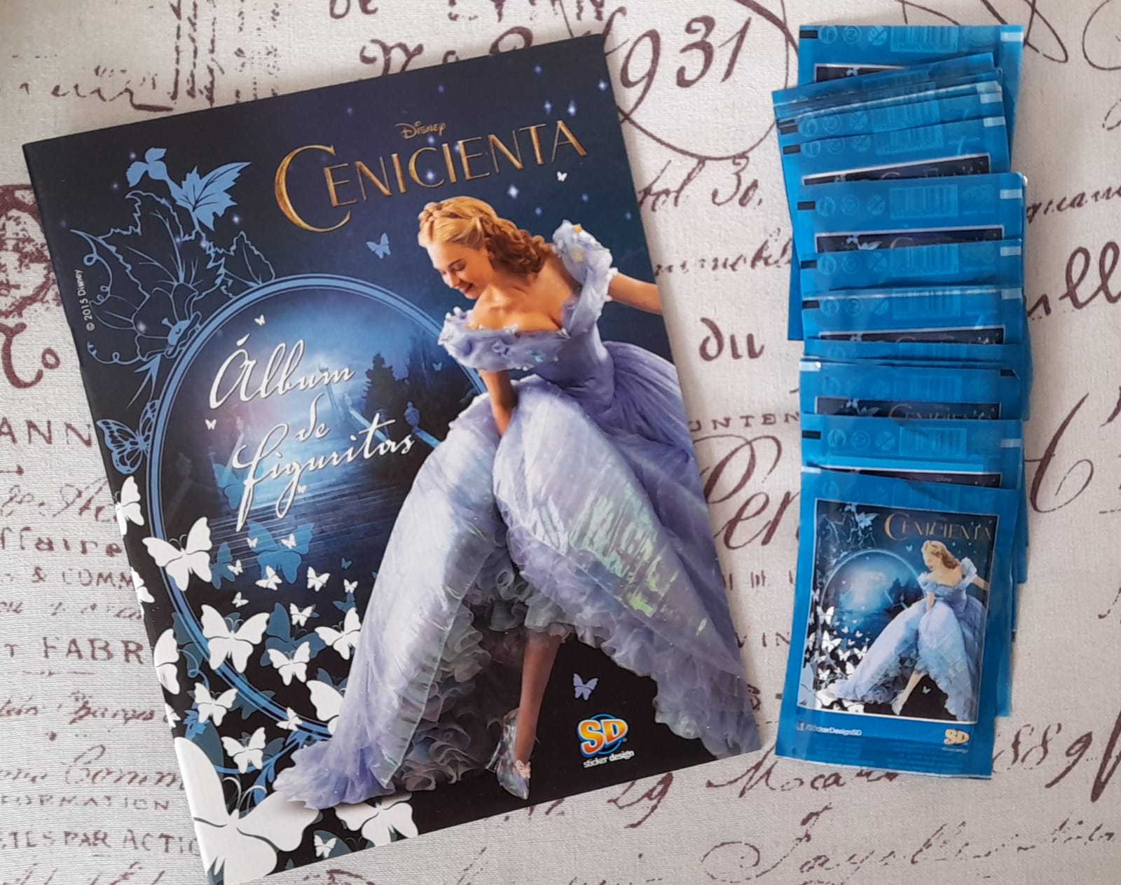 Pack Album Cenicienta Disney + 50 sobres